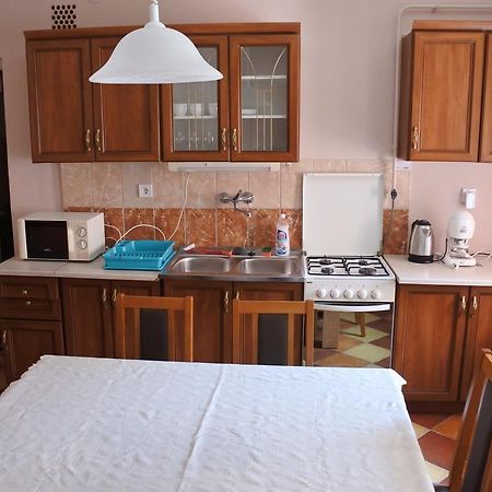 Kisasszony Apartman エゲル エクステリア 写真