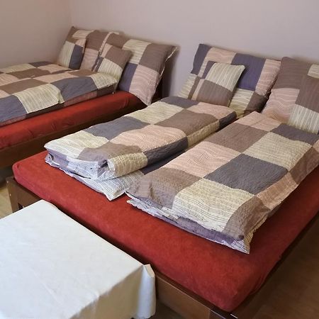 Kisasszony Apartman エゲル エクステリア 写真