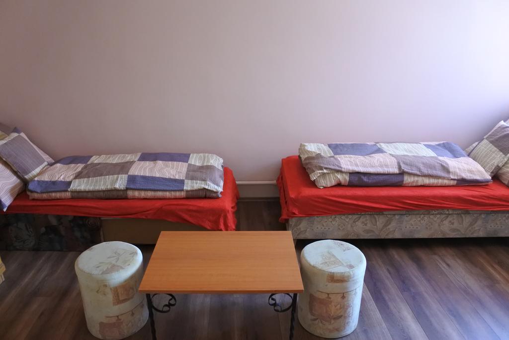 Kisasszony Apartman エゲル エクステリア 写真