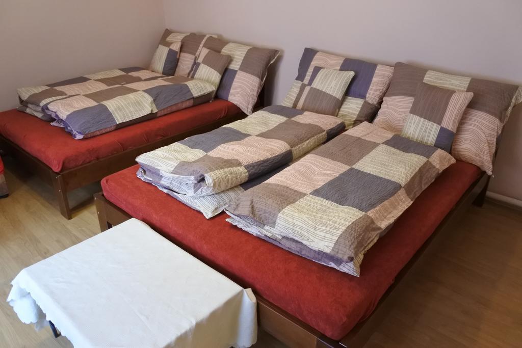 Kisasszony Apartman エゲル エクステリア 写真