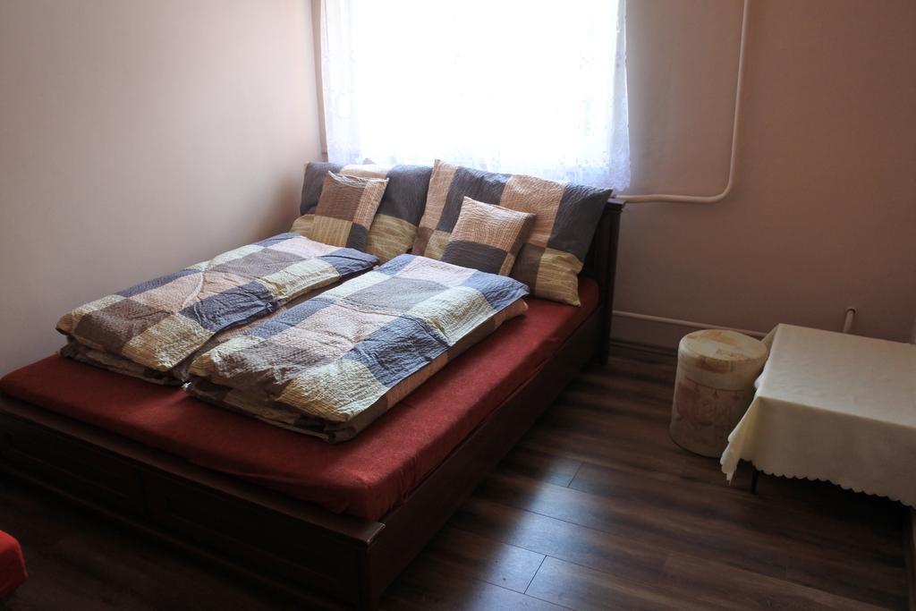 Kisasszony Apartman エゲル エクステリア 写真