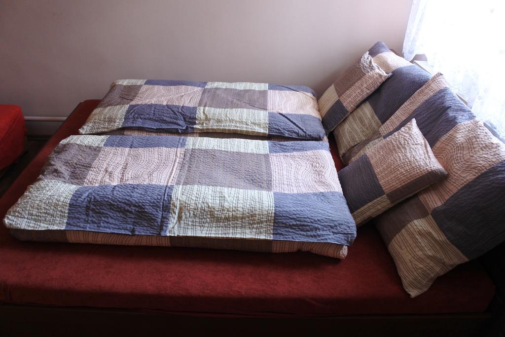 Kisasszony Apartman エゲル エクステリア 写真