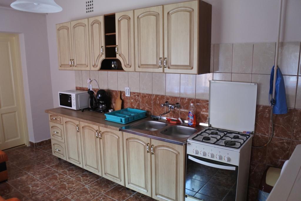 Kisasszony Apartman エゲル エクステリア 写真