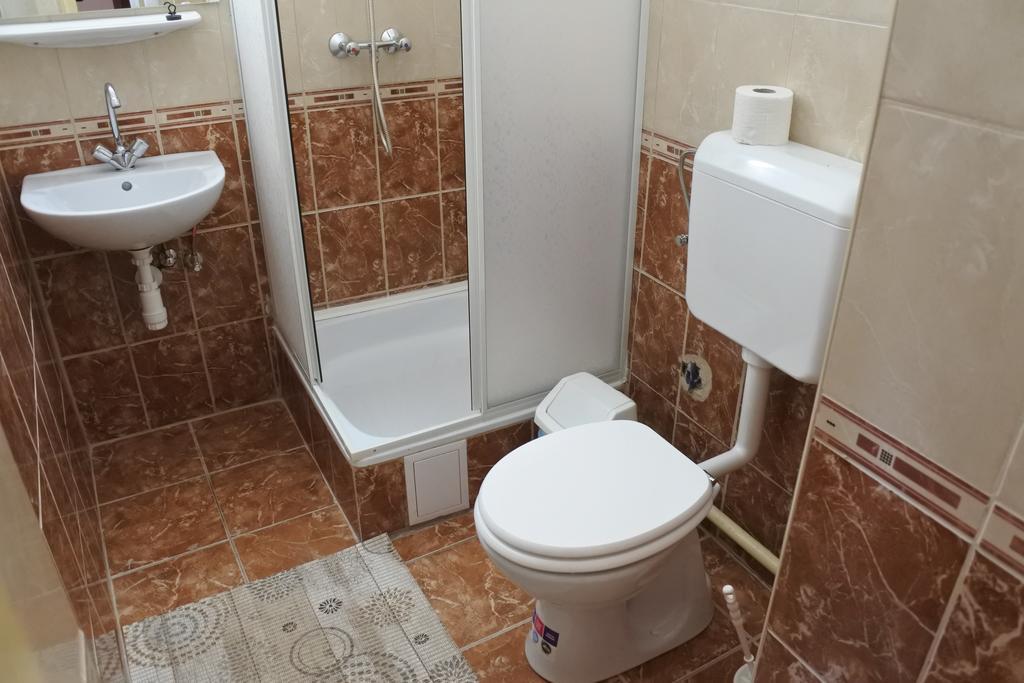 Kisasszony Apartman エゲル エクステリア 写真