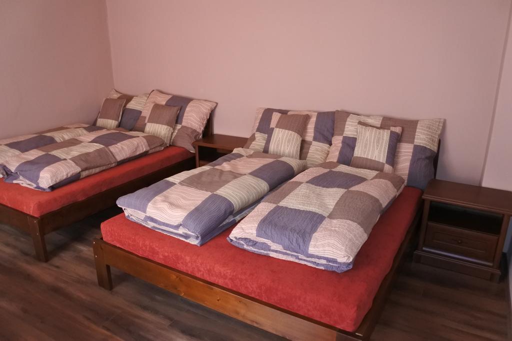 Kisasszony Apartman エゲル エクステリア 写真